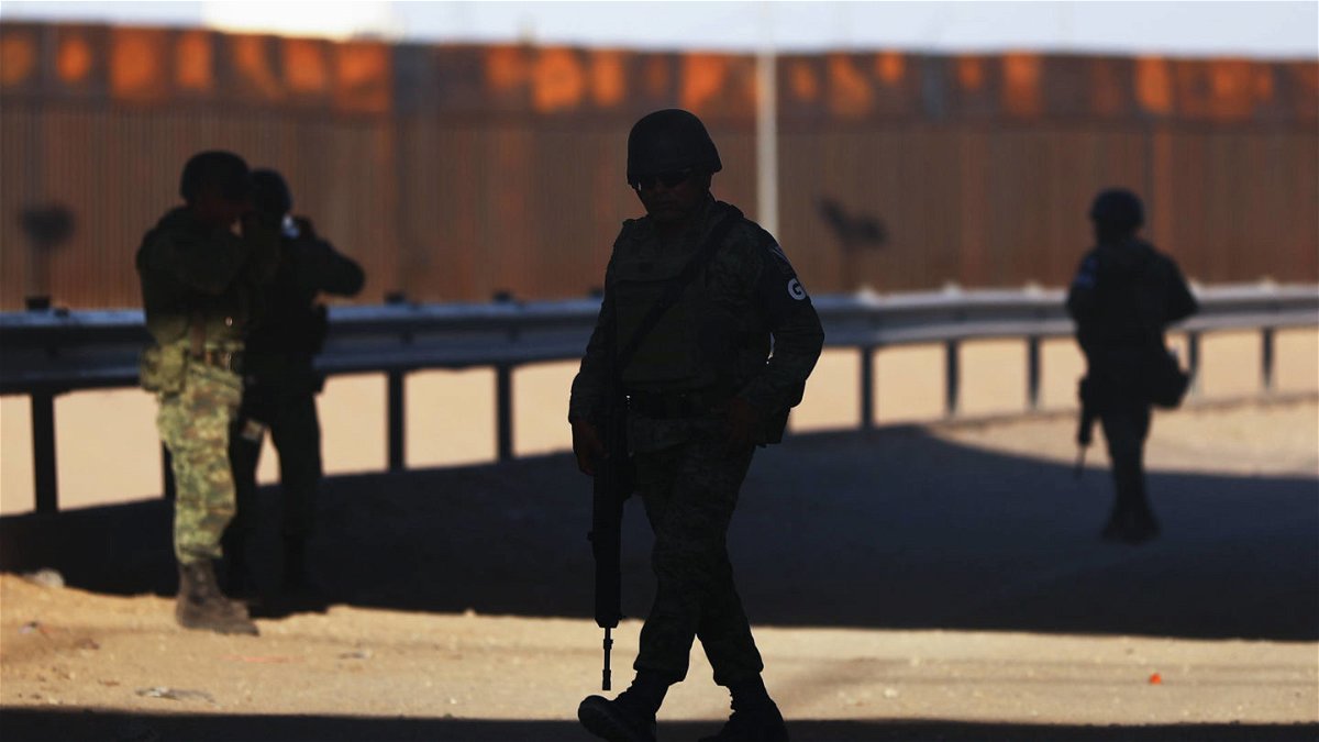Mexican soldiers along the border in Juarez.