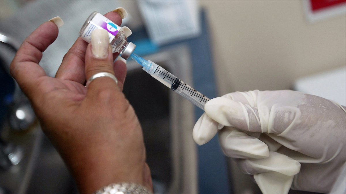 Dược sĩ El Paso Walgreens Vô tình đưa cho phụ nữ một loại vắc xin Covid, không phải vắc xin cúm