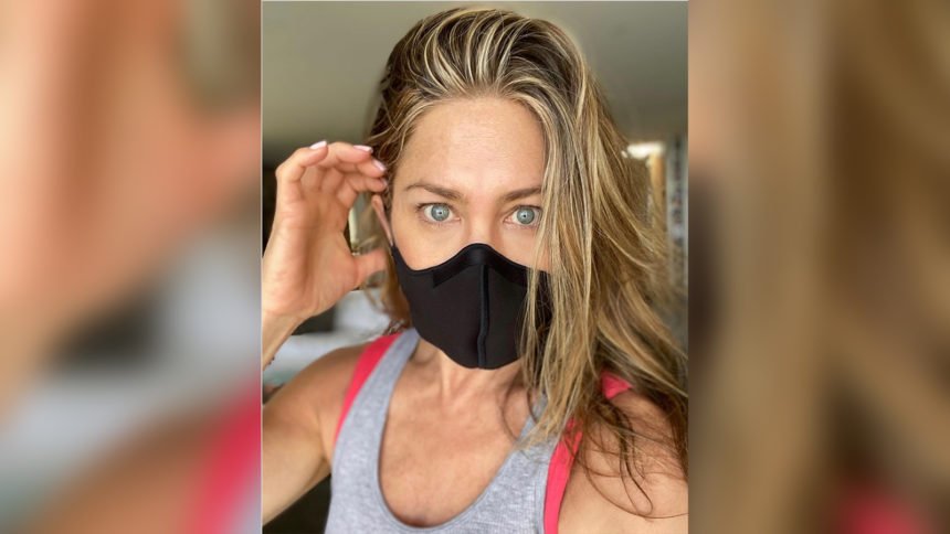 Jennifer Aniston face mask