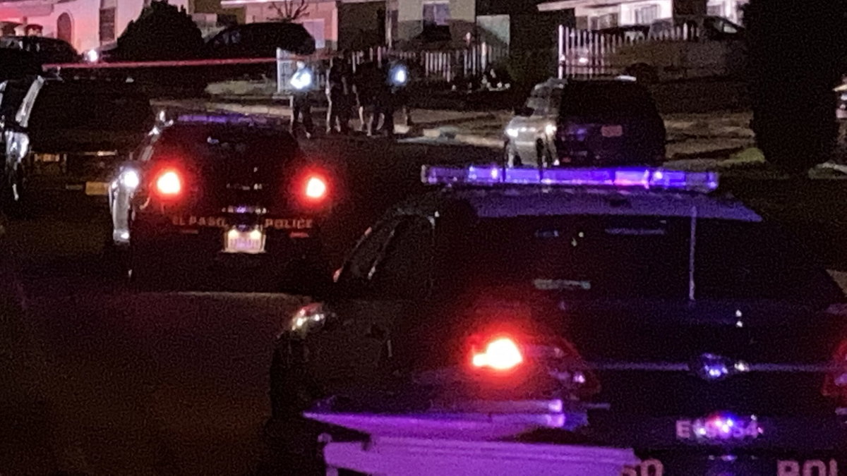 El Paso man who shot self arrested with 2 others as police seize guns ...