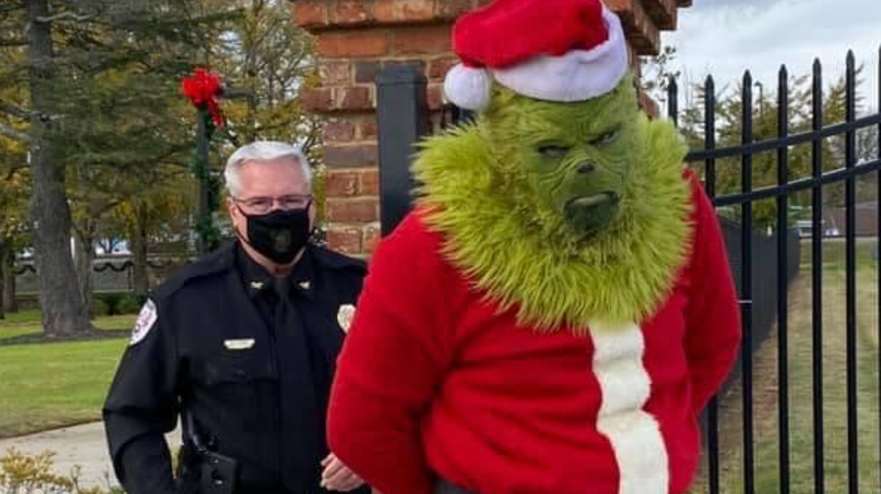 Police Crack Down On The Grinch, Capturing The Hairy Green Guy As He ...