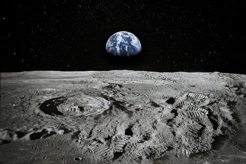 A view of the earth from the moon.