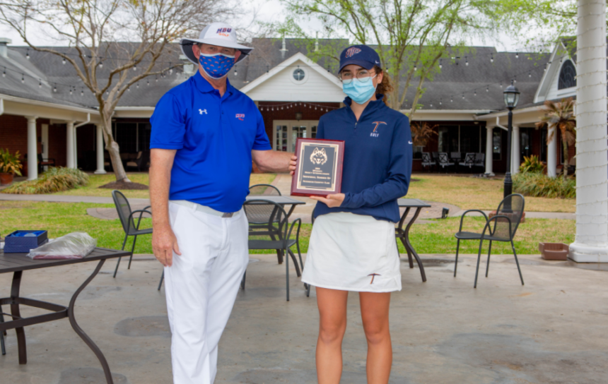 WOMEN GOLF PIC 1