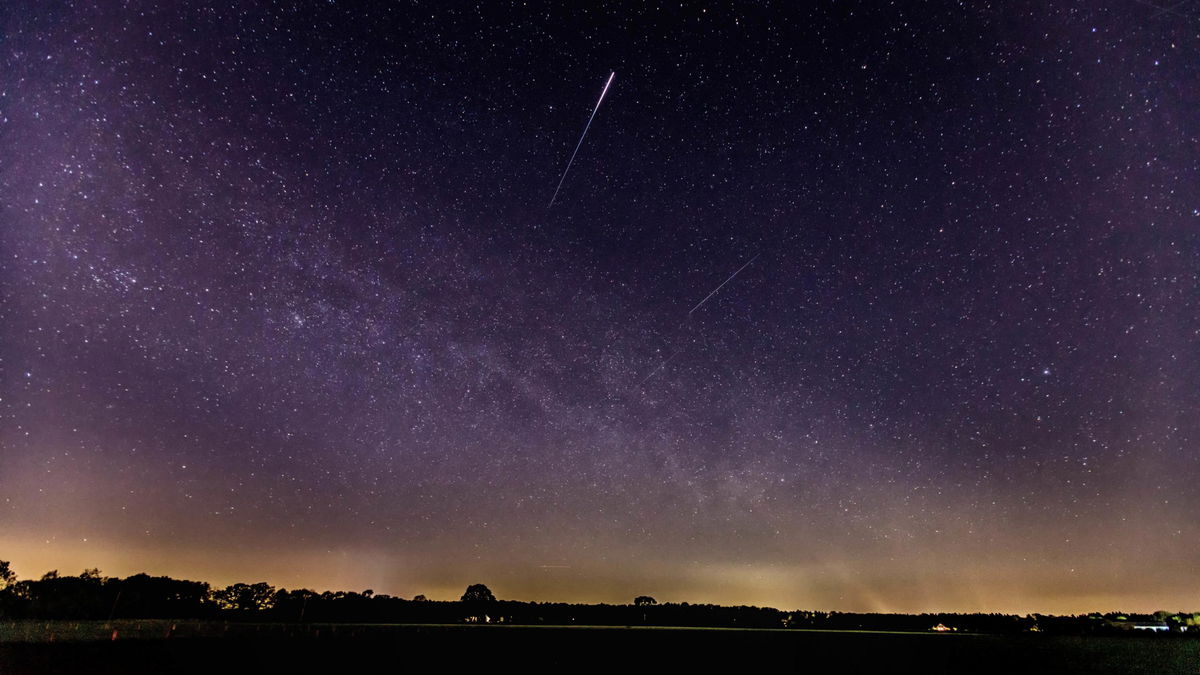 Lyrid Meteor Shower Peaks April 22 Here S How To Watch The Night Sky Kvia