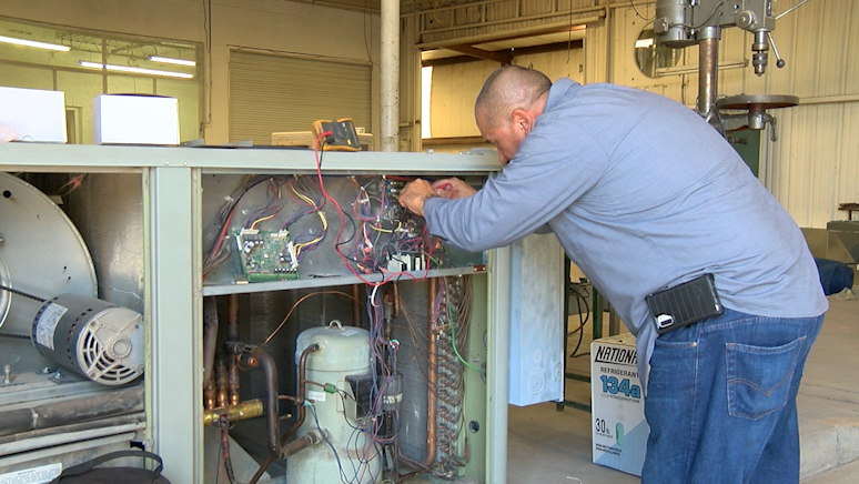 Shortage of air conditioning parts causes repair delays in El Paso