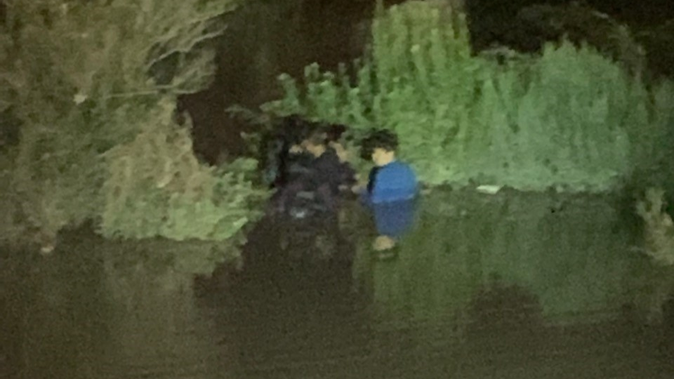 5 stranded migrant kids rescued from rain-swollen Rio Grande - KVIA