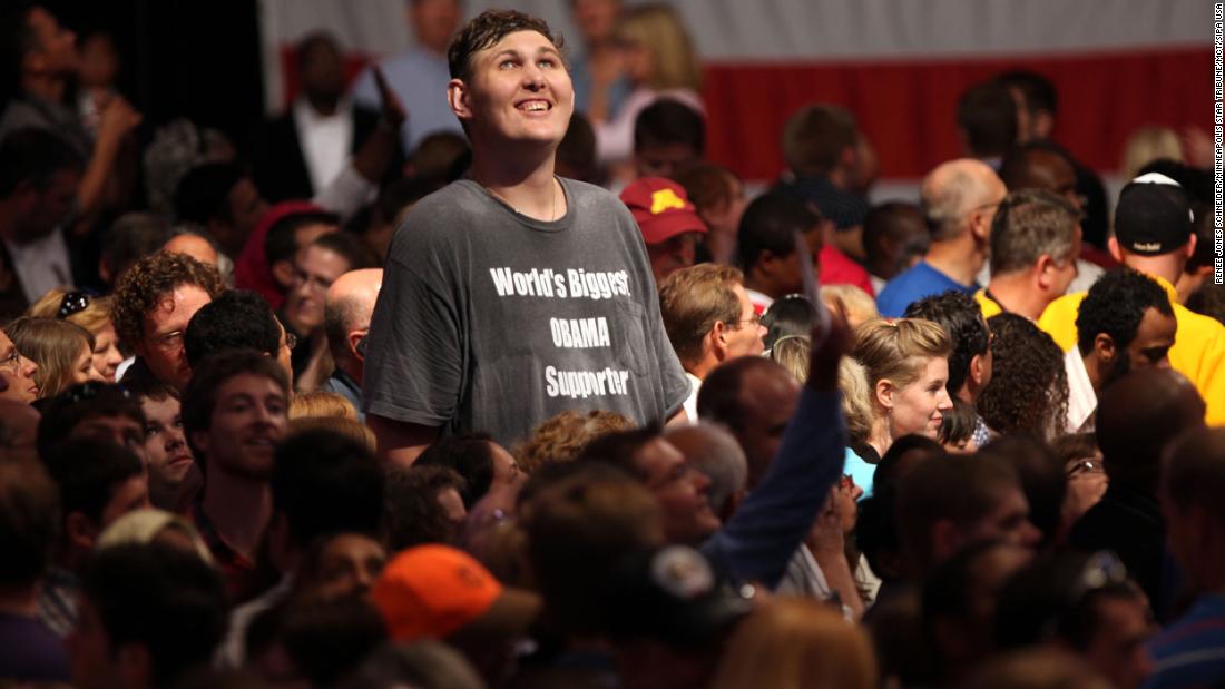 Igor Vovkovinskiy of Rochester, Minnesota, who stood 7 feet, 8.33 inches tall. (Photo by Renee Jones Schneider/Minneapolis Star Tribune/MCT/Sipa USA)