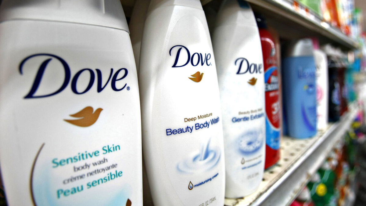 Do ve does. Dove Unilever. Лосьон для тела Unilever. Dove в магазине. Dove на полках.