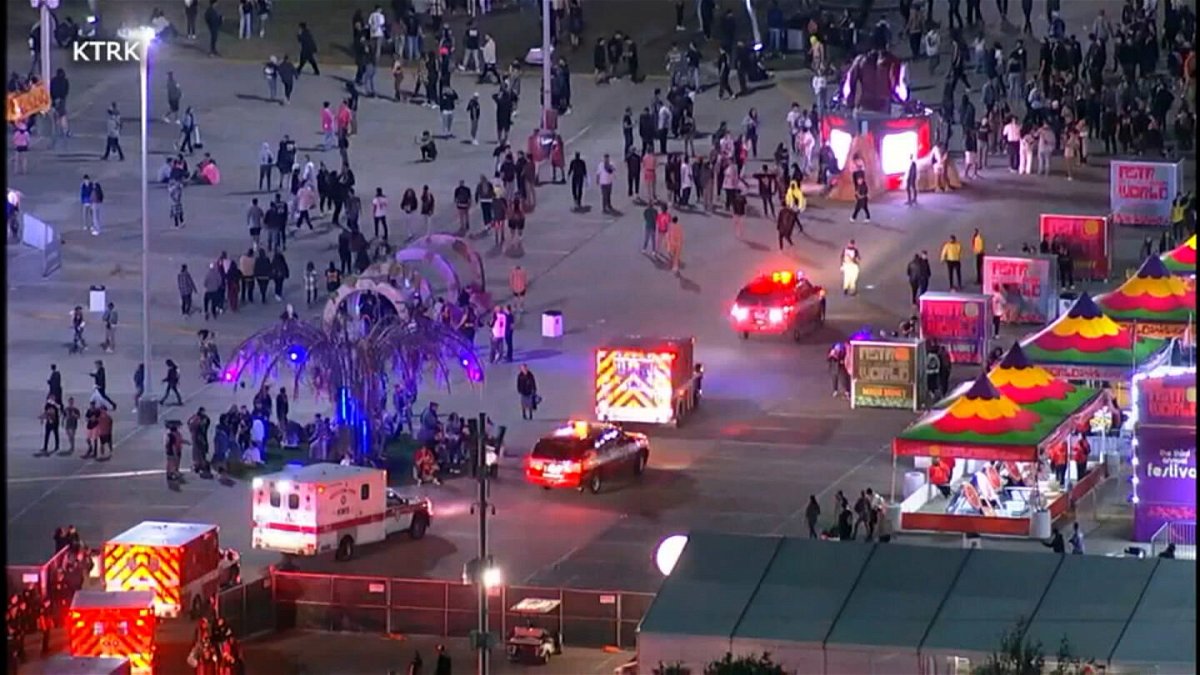 <i>KTRK</i><br/>Ambulances arrive on the scene after a crowd surge at Astroworld Festival.