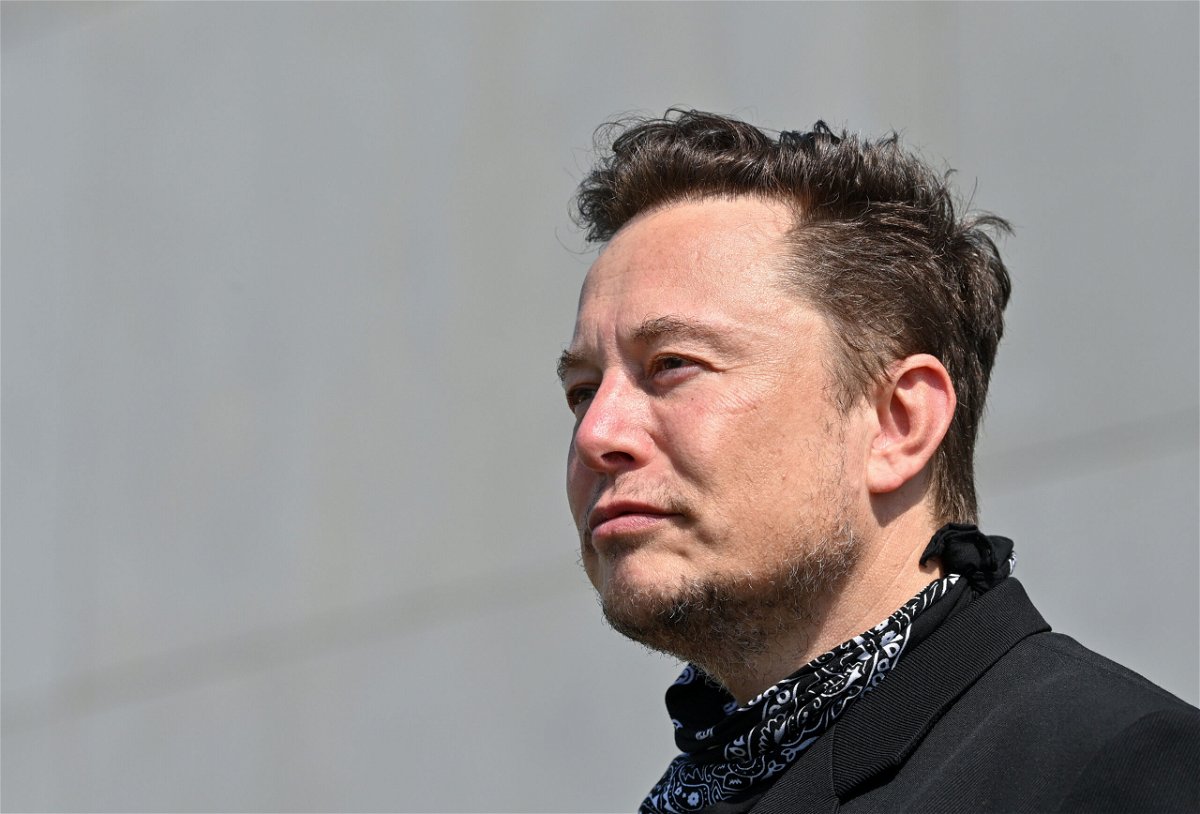 <i>ddp images/Sipa</i><br/>Elon Musk has offered to sell some of his Tesla stock 