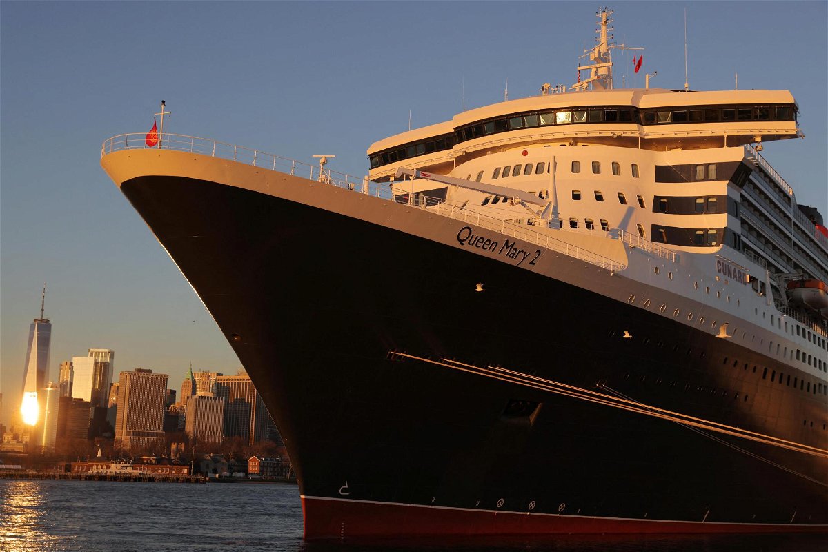 <i>ANDREW KELLY/REUTERS</i><br/>The 'Queen Mary 2' ocean liner won't return to New York after dropping off 10 Covid-19 positive passengers.