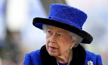 Queen Elizabeth II has canceled a pre-Christmas family lunch as a precaution because of a surge in Covid-19 cases in the United Kingdom