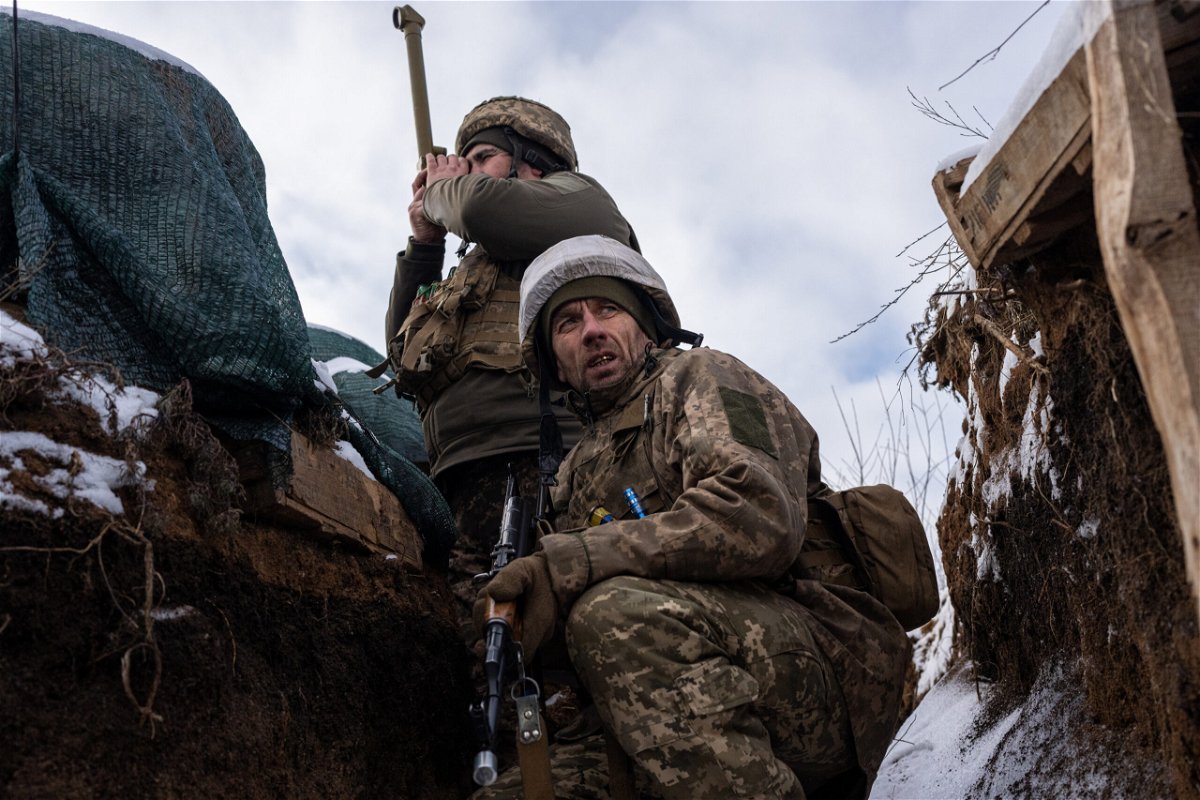 <i>Wolfgang Schwan/Anadolu Agency/Getty Images</i><br/>Ukrainian soldiers patrol on the frontline in Zolote