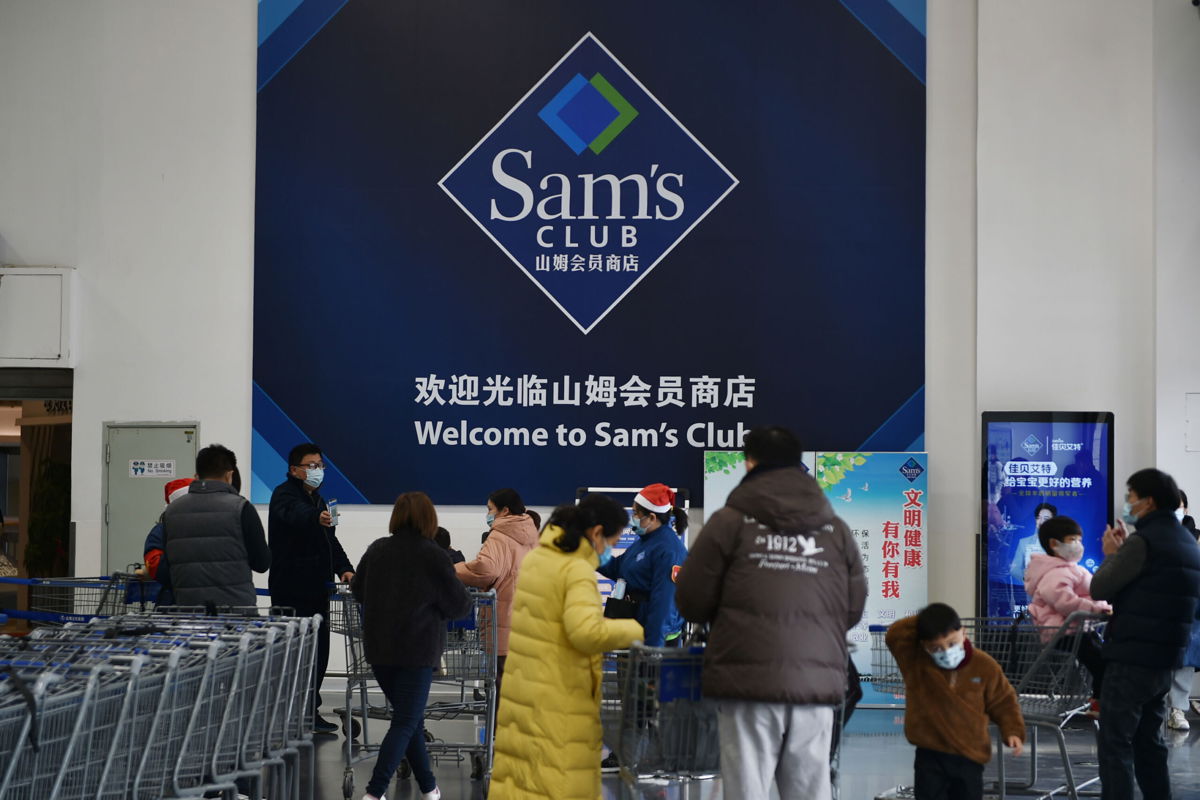 <i>Fang Dongxu/Visual China Group/Getty Images</i><br/>Customers shop at Sam's Club store on December 25 in Nanjing