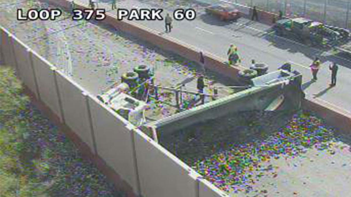 Semi rollover on Loop 375