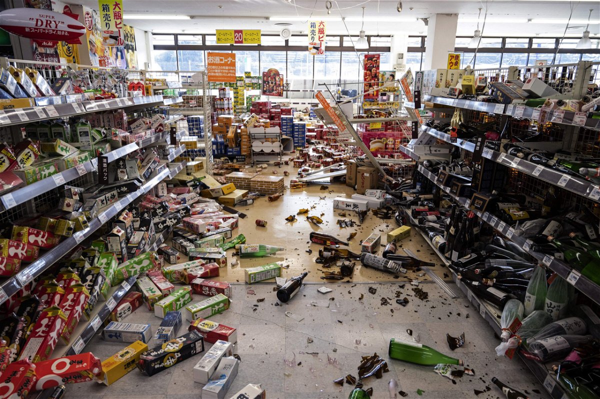 3 апреля землетрясение. Землетрясение в Японии 2022. Супермаркет в Японии. Фукусима сейчас. Япония после землетрясения 2022.