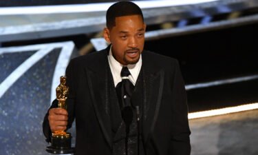 Smith "was firmly asked by way of his publicist to leave the Oscars. He refused and that was communicated back to Academy leadership