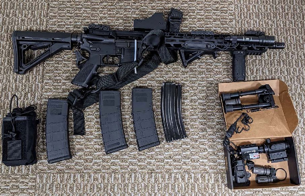 <i>Department of Justice</i><br/>Prosecutors say this rifle and ammunition belong to defendant Arian Taherzadeh.