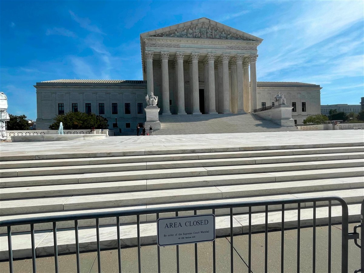 <i>StarMax/AP</i><br/>A man who set himself on fire Friday on the plaza in front of the US Supreme Court in Washington