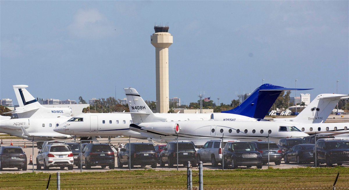 <i>LANNIS WATERS/THE PALM BEACH POST/USA TODAY NETWORK/Reuters</i><br/>A passenger with no flying experience safely landed a private plane in a Florida airport Tuesday afternoon