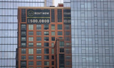Median rent for an apartment in Manhattan climbed to $4