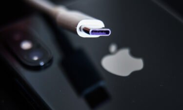 Apple and other smartphone makers will be required to support USB-C as part of a single charging standard for mobile devices across the European Union by as early as the fall of 2024 under a new law announced on June 7 by EU officials.