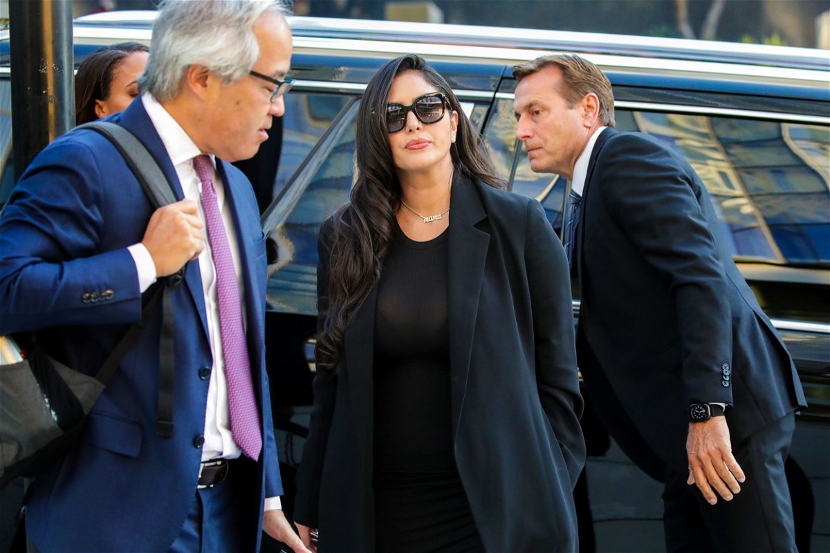 Los Angeles, CA - August 19: Vanessa Bryant arrives at Federal Court to testify Friday in the lawsuit over graphic photos taken by first responders at the scene of the helicopter crash that killed her husband, basketball legend Kobe Bryant, their teenage daughter and seven others. Bryant photographed at her arrival at U.S. Federal Courthouse on Friday, Aug. 19, 2022 in Los Angeles, CA. (Irfan Khan / Los Angeles Times via Getty Images)