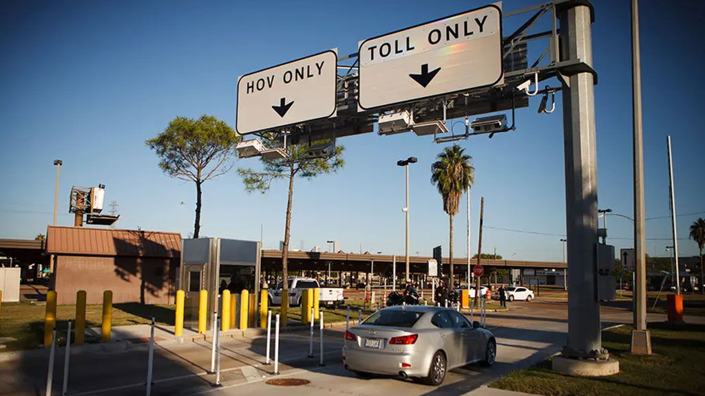 Interstate 45 Gulf Freeway’s HOV and toll lanes exit into Metro’s Eastwood Transit Center in Houston in 2012. Twice this summer, a pregnant Texas woman has been ticketed for driving in a North Texas HOV lane. She has argued her unborn child should count as a second passenger.