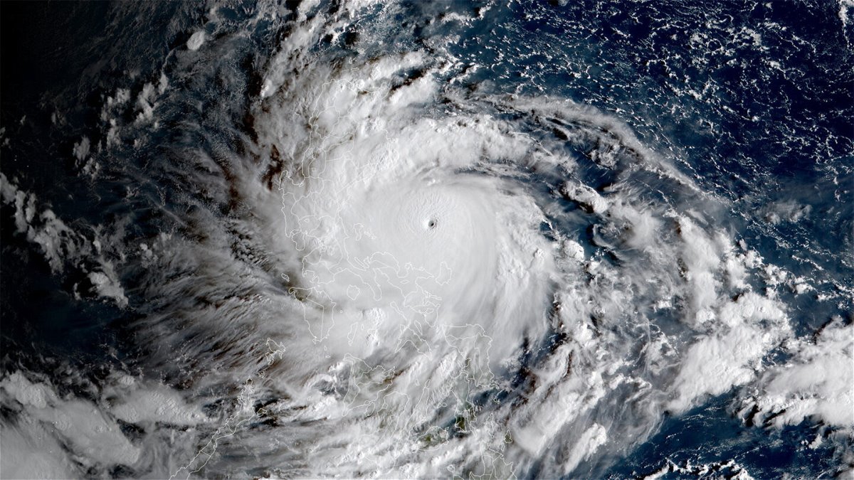 <i>NOAA/CIRA/RAMMB</i><br/>Super Typhoon Noru exploded in intensity overnight