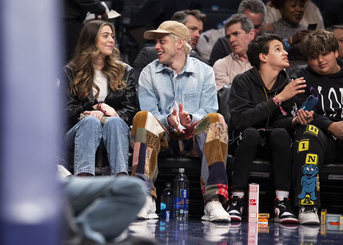 <i>Michelle Farsi/Getty Images</i><br/>Pete Davidson is pictured in attendance with his sister (left) to cheer on the New York Knicks in 2021.