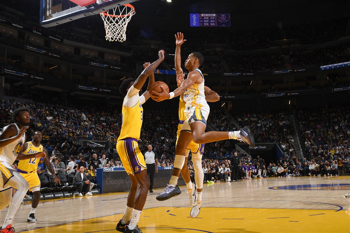 <i>Noah Graham/NBAE/Getty Images</i><br/>Poole drives to the basket against the Lakers.