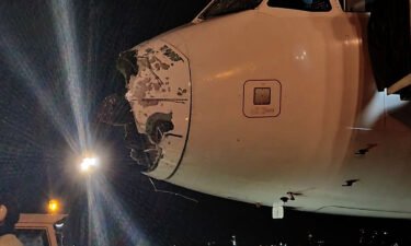 A LATAM Airlines plane was damaged traveling from Santiago
