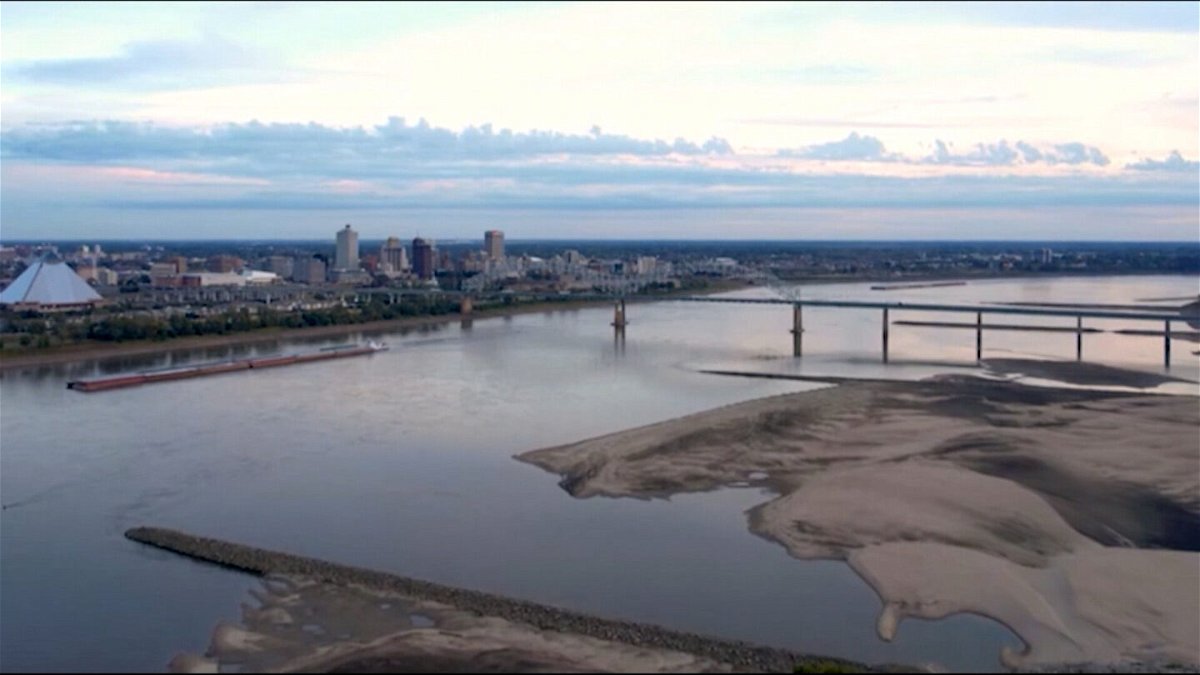 <i>CNN</i><br/>The Mississippi River is experiencing record-low water levels.