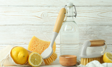 6 natural cleaning products you can make at home