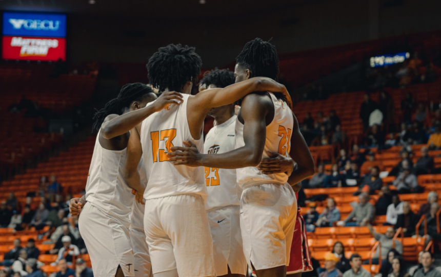 Western Kentucky Hilltoppers Top UTEP Miners, 73-68 - KVIA