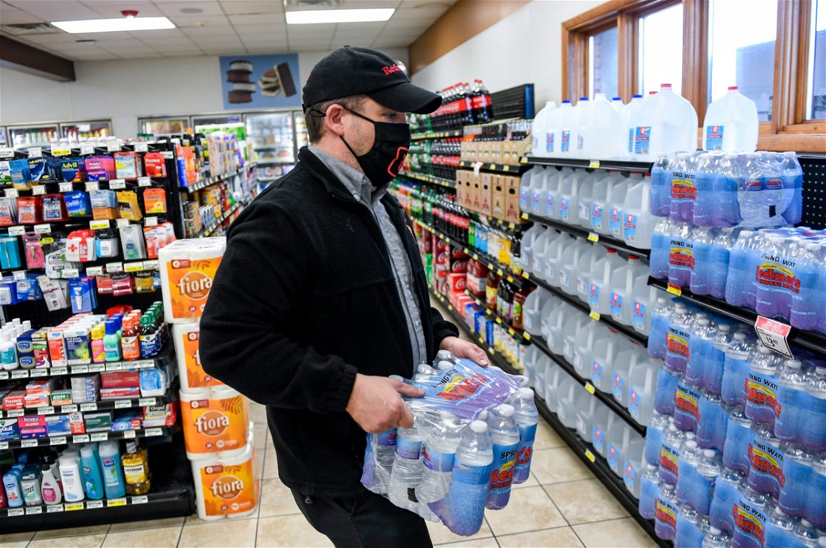 <i>Ben Hasty/MediaNews Group/Reading Eagle/Getty Images</i><br/>More than 1 million bottles of water are sold every minute around the world and the sector shows no sign of slowing down. The US