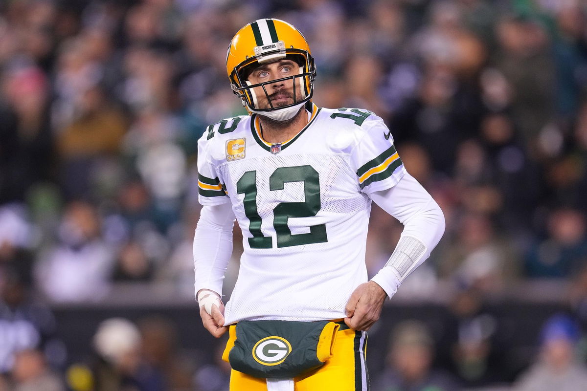 PHILADELPHIA, PENNSYLVANIA - NOVEMBER 27: Aaron Rodgers #12 of the Green Bay Packers reacts after throwing an incomplete pass during the first quarter against the Philadelphia Eagles at Lincoln Financial Field on November 27, 2022 in Philadelphia, Pennsylvania. (Photo by Mitchell Leff/Getty Images)