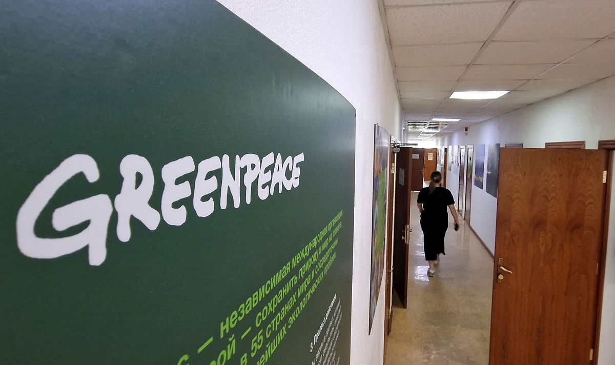 <i>MAXIM SHEMETOV/X90156/REUTERS</i><br/>The office of the Russian branch of environmental group Greenpeace in Moscow on May 19.