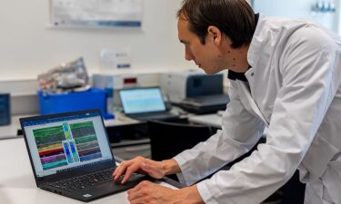 Dr. Benjamin Nettersheim examines ultra-high-resolution elemental and molecular maps of 1.64 billion year-old rock samples analyzed at the Geobiomolecular Imaging Laboratory at MARUM.