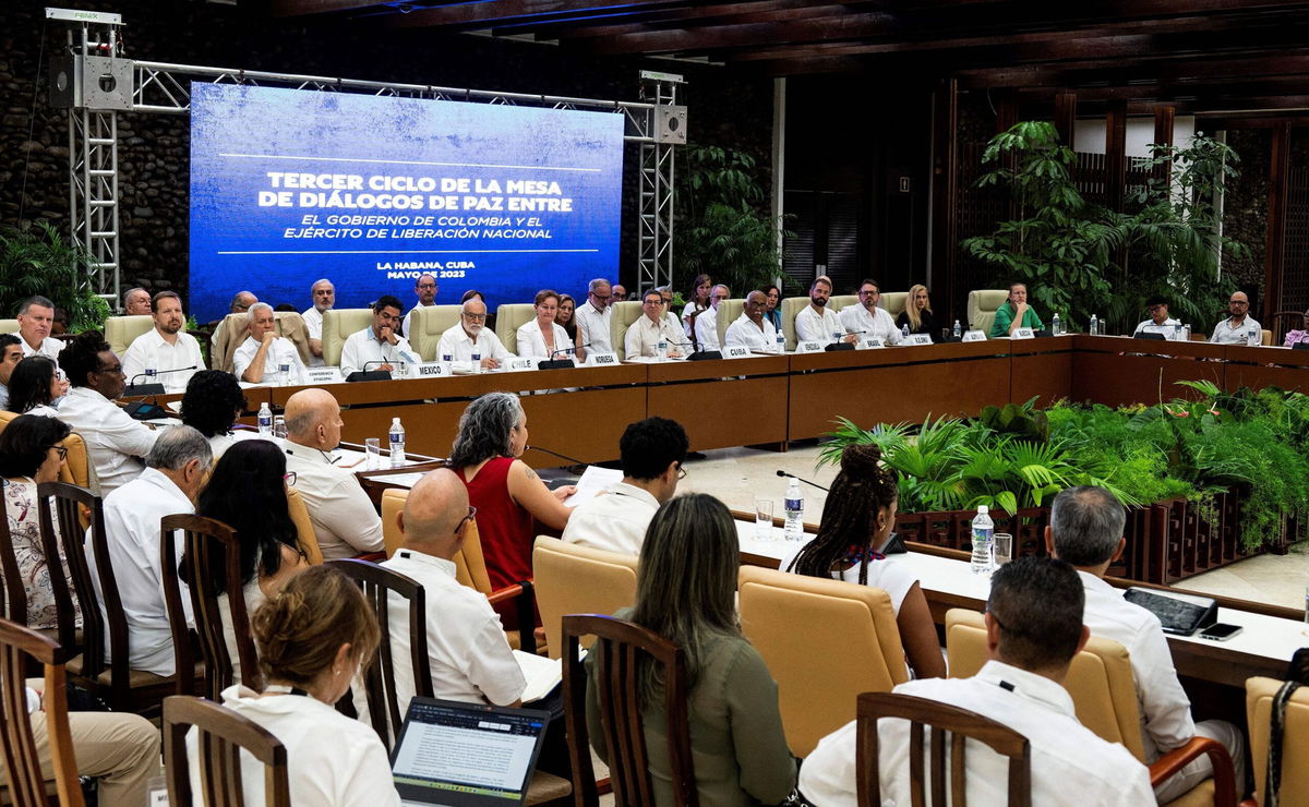 <i>Yamil Lage/AFP/Getty Images</i><br/>The third round of peace negotiations between the Colombia's and the ELN  in Havana on May 2.