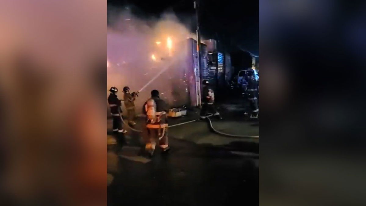 Autoridades arrestan a sospechoso de mortal incendio en bar en ciudad fronteriza de México que dejó 11 muertos