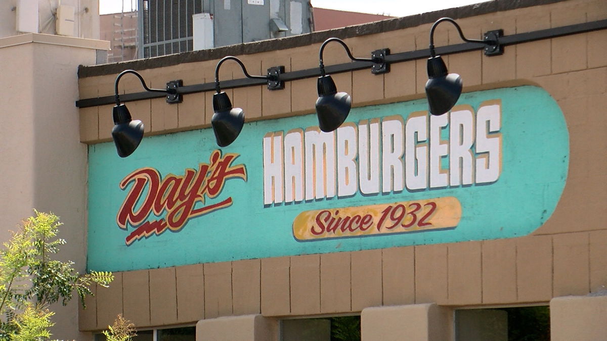 Day's Hamburgers closing after 91 years in Las Cruces - KVIA