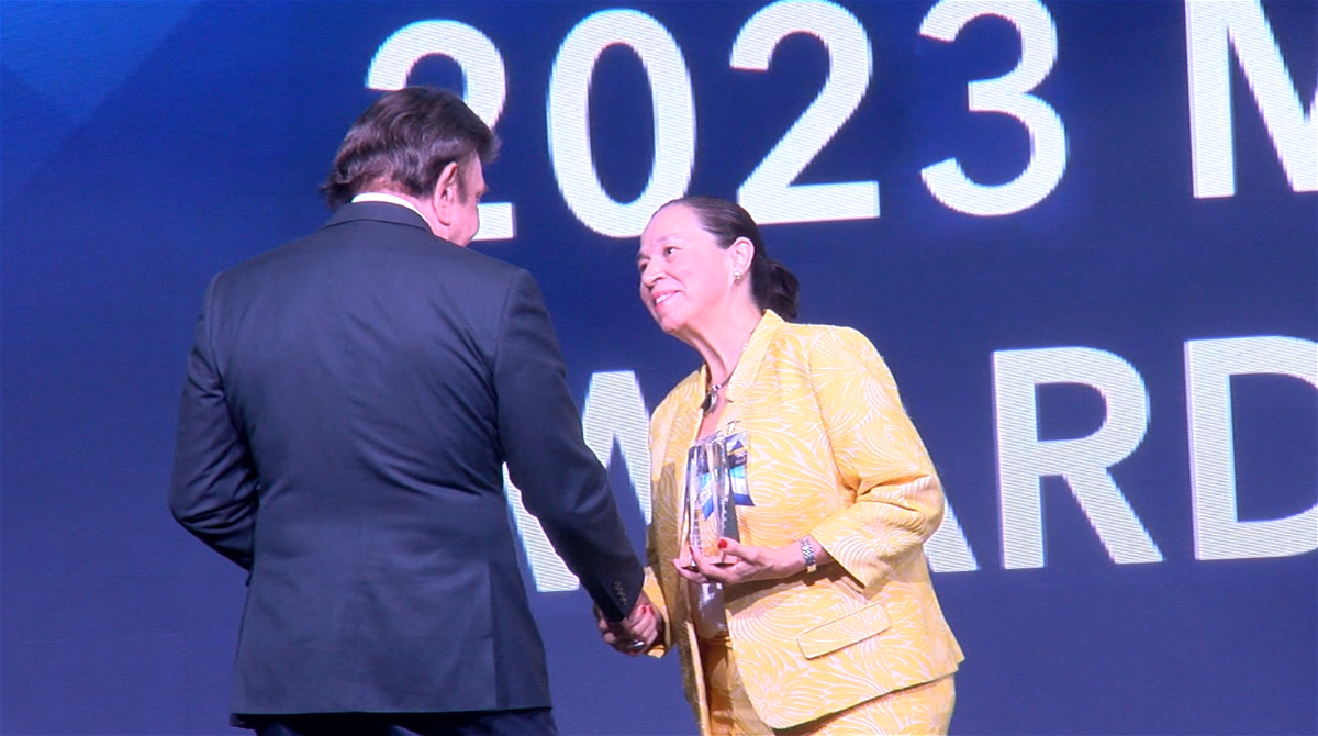 Award recipient Dr. Eva Moya