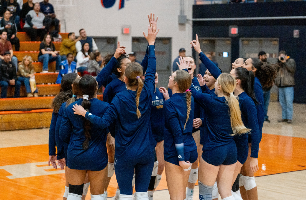 UTEP volleyball defeats Clemson in four sets to advance to final four