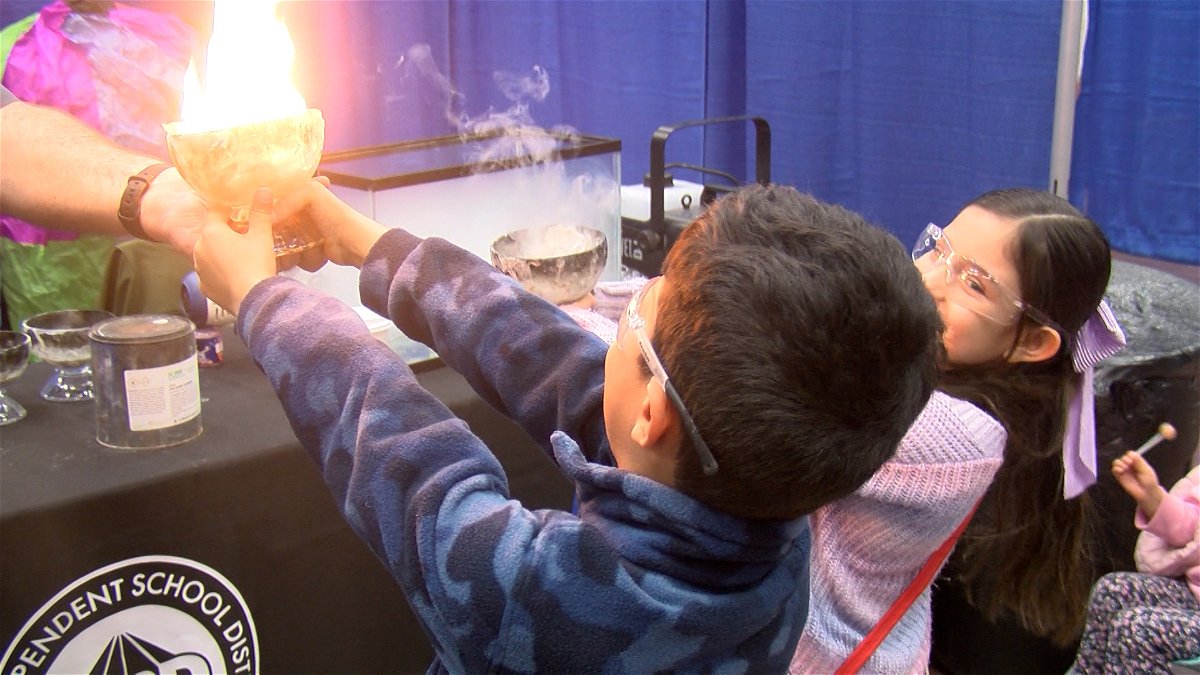 Families participate in the El Paso Science Festival’s Inauguration
