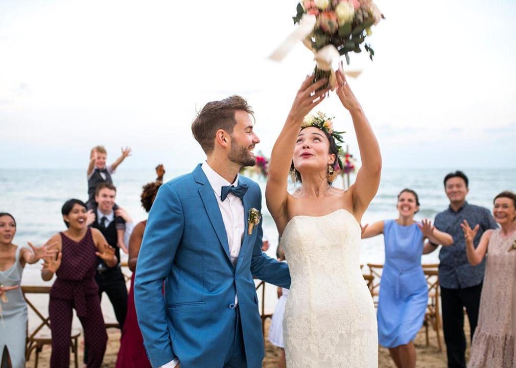 You can plan a dream wedding while still avoiding the nightmare of credit card debt