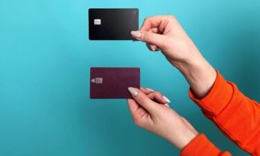 Charge card vs. credit card: What's the difference?
