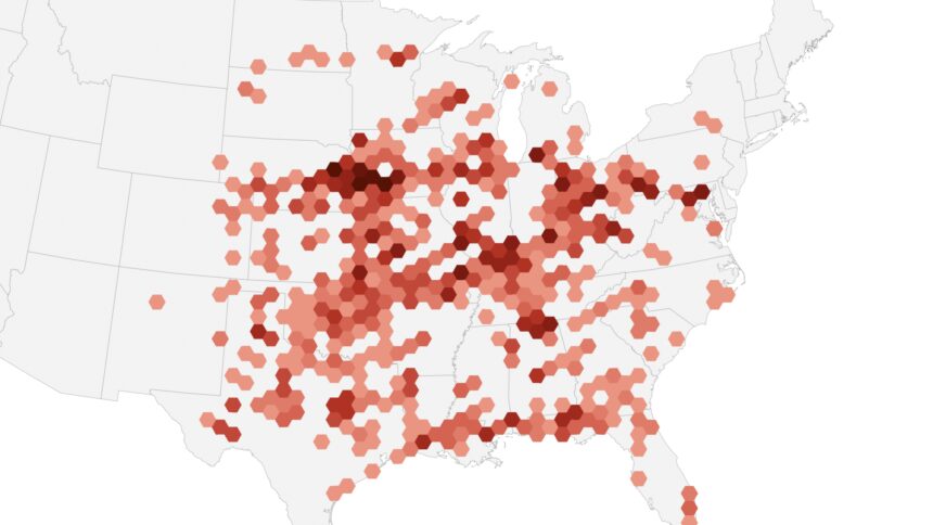 Tracking destructive and deadly tornadoes in the US, in maps and charts ...