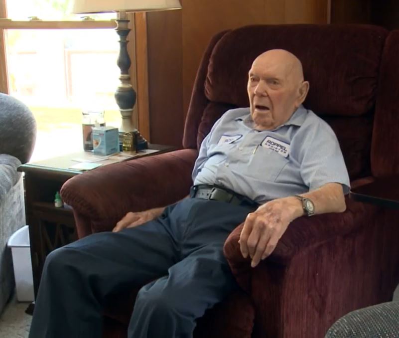 <i>WLKY via CNN Newsource</i><br/>Navy Veteran